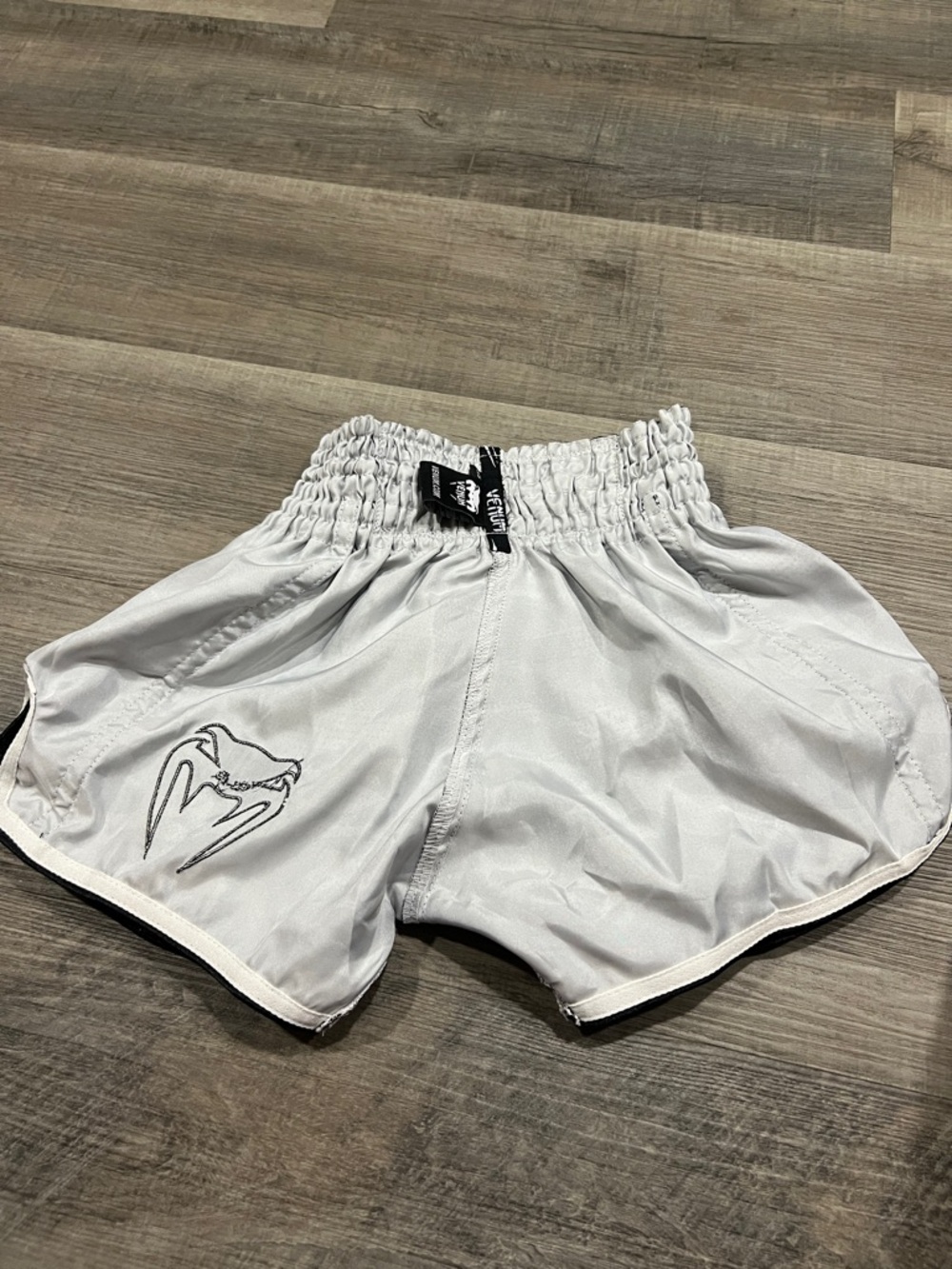 Venum shorts size XS - Picture 9 of 10